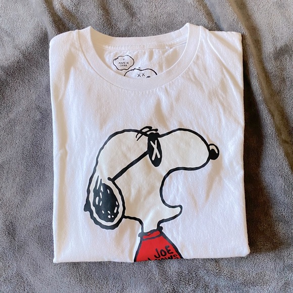 Uniqlo Kaws x Snoopy Tee (Size S) - Picture 1 of 4